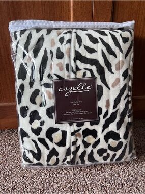 Plush Zip-Up Wrap - Black, White & Tan Animal Print